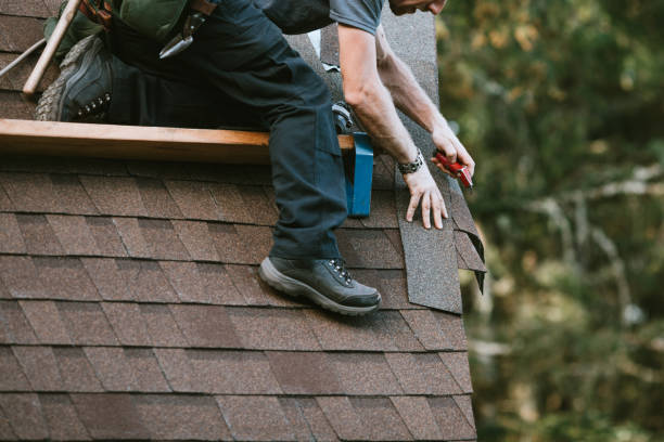 Best Roof Maintenance Services  in Marinette, WI